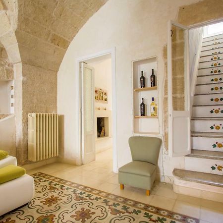 Explore The Historic City On Foot From An Old Town House Lecce Ngoại thất bức ảnh