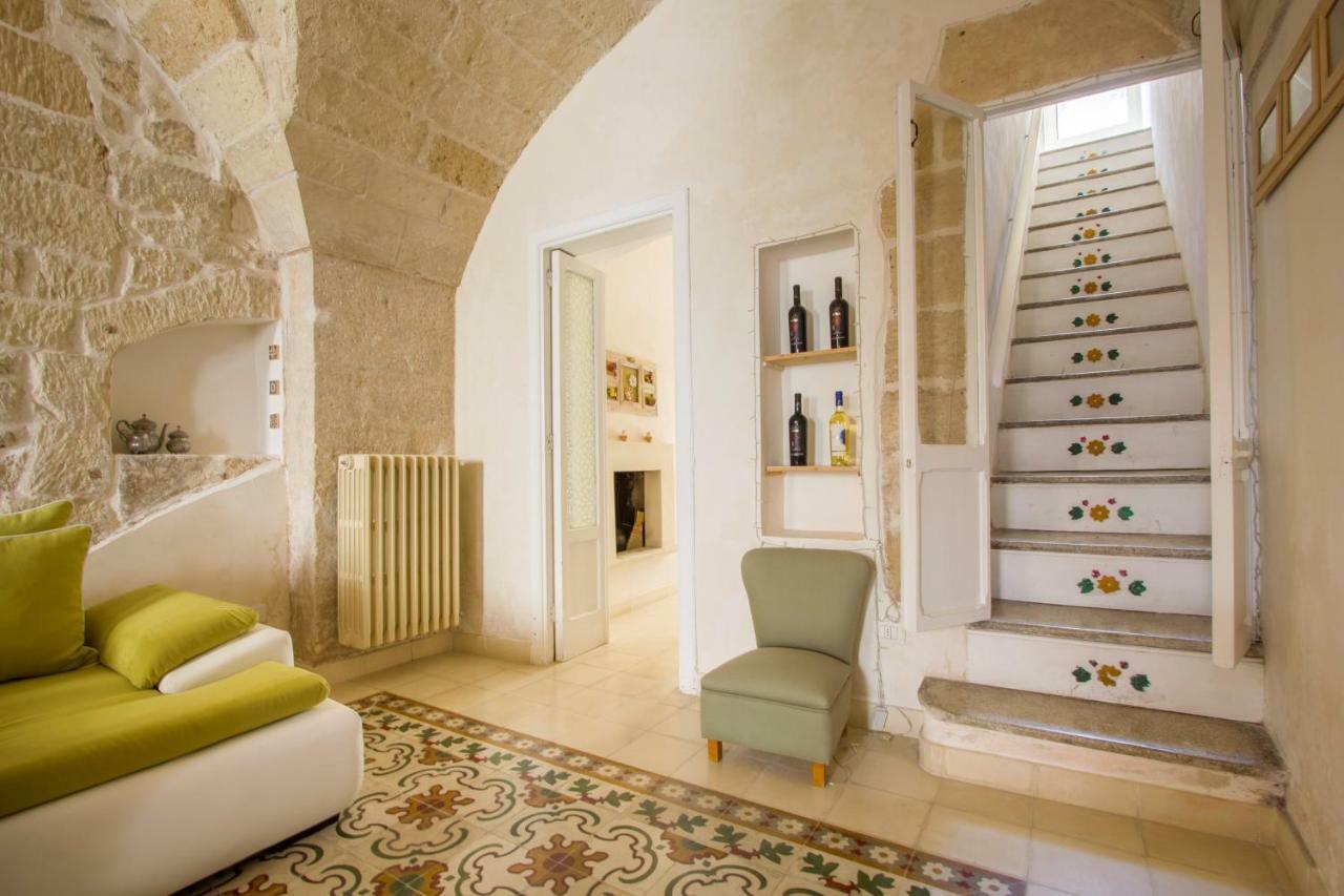 Explore The Historic City On Foot From An Old Town House Lecce Ngoại thất bức ảnh