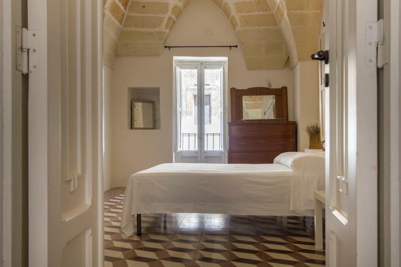 Explore The Historic City On Foot From An Old Town House Lecce Ngoại thất bức ảnh