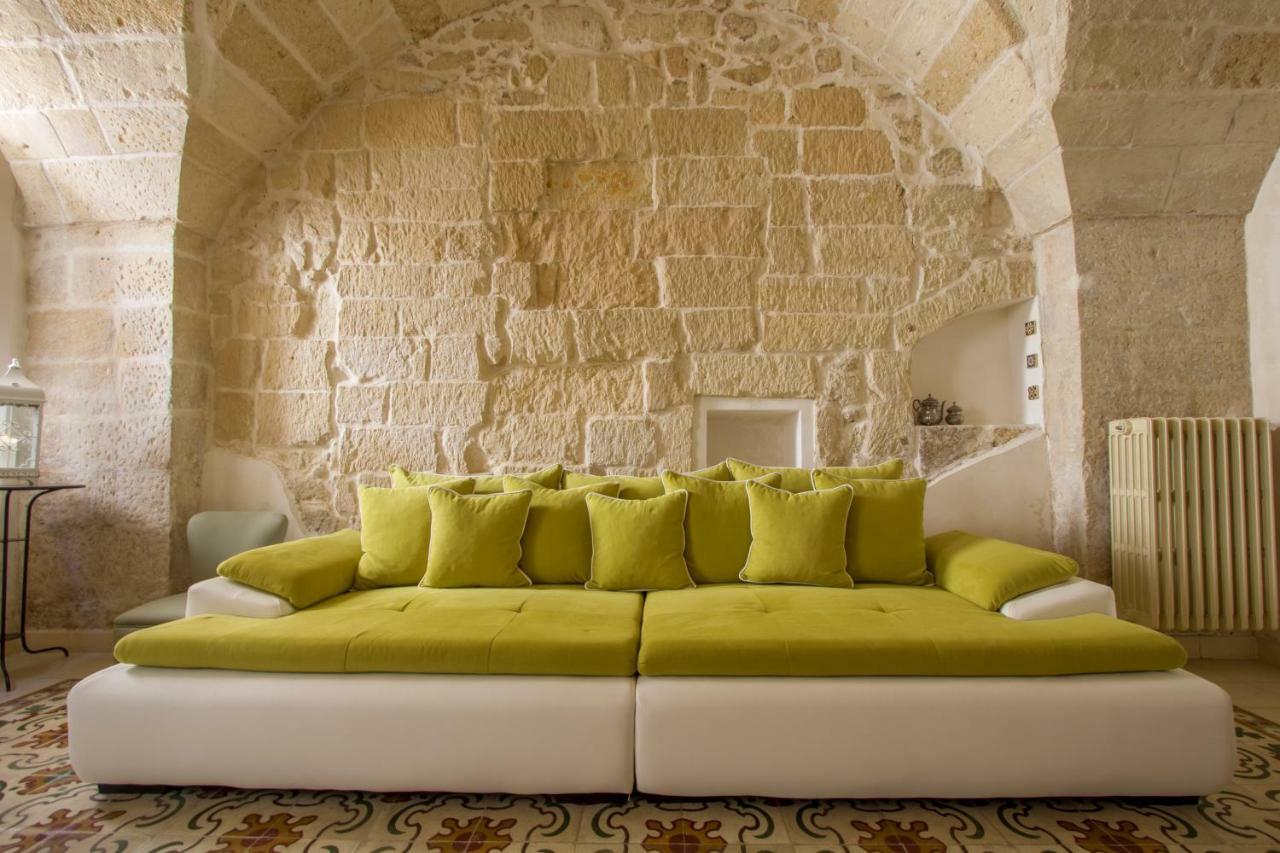 Explore The Historic City On Foot From An Old Town House Lecce Ngoại thất bức ảnh