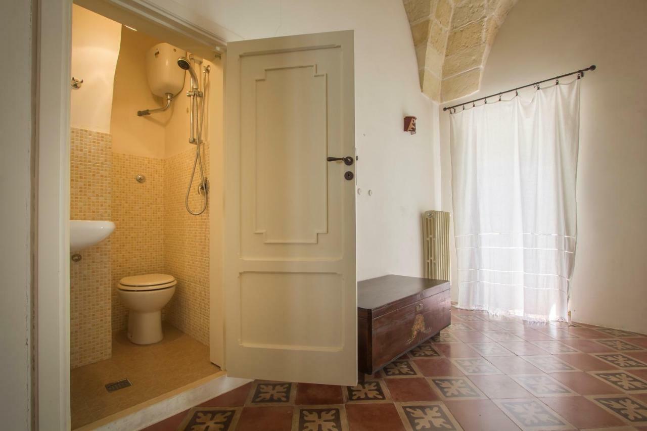 Explore The Historic City On Foot From An Old Town House Lecce Ngoại thất bức ảnh